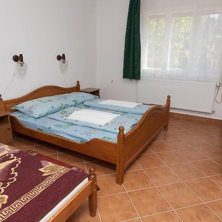 Paratlan Apartmanhaz Szilvásvárad Buitenkant foto