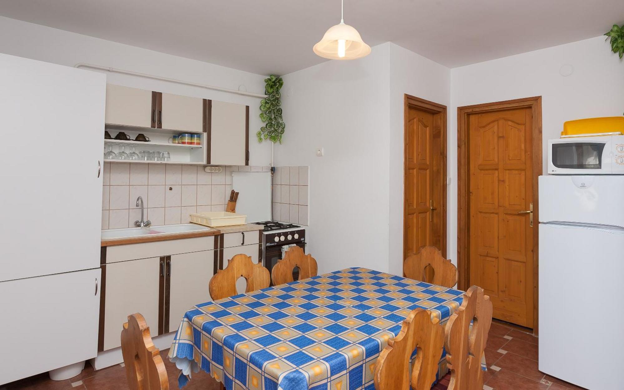 Paratlan Apartmanhaz Szilvásvárad Buitenkant foto