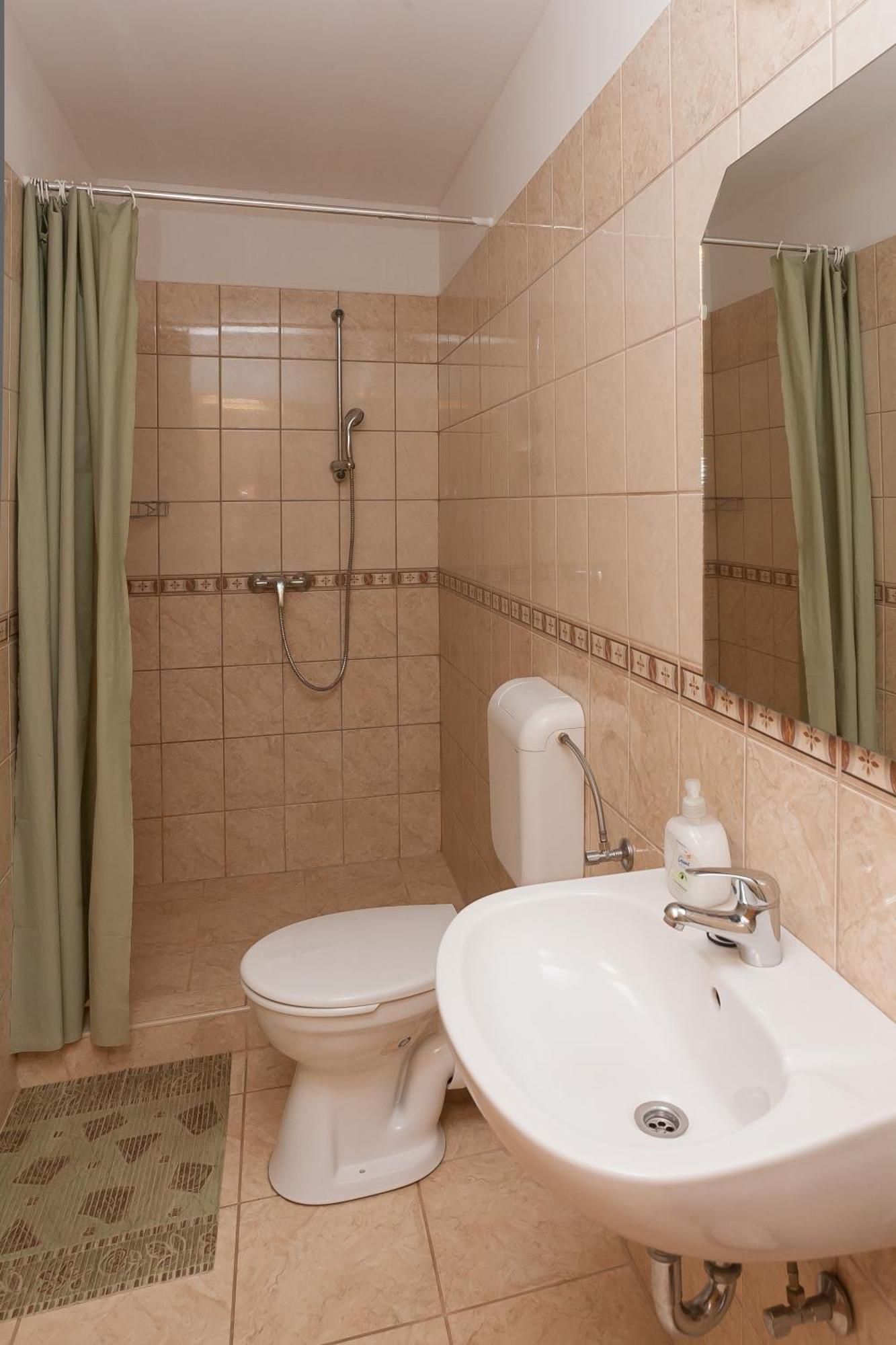 Paratlan Apartmanhaz Szilvásvárad Buitenkant foto